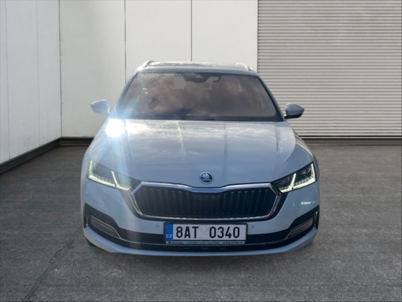 Škoda Octavia 2,0 TDI Style DSG - fotka 2 z 11