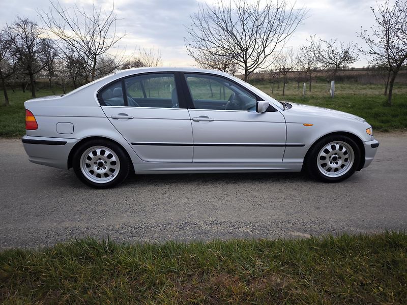 BMW Řada 3 320iAUTOMAT 6VÁLCŮ*BEZ KOROZE* - fotka 4 z 87