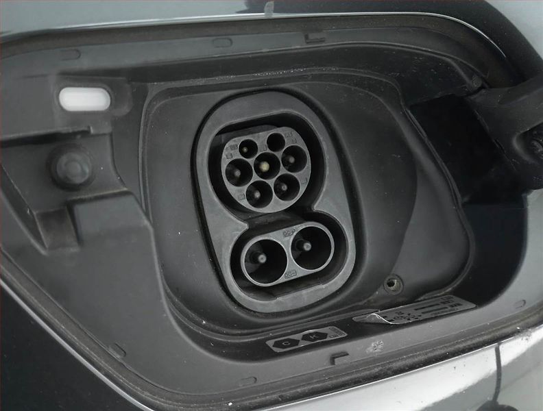 Volkswagen ID.3 (2021) Pro (62 kWh), SoH 90% - fotka 17 z 18