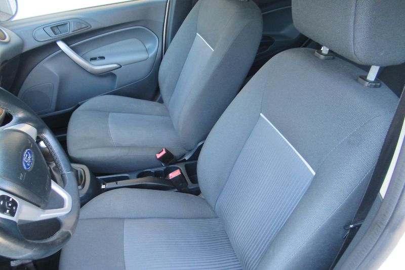 Ford Fiesta 1.2i  KLIMA  KOUPENO V CZ - fotka 15 z 19