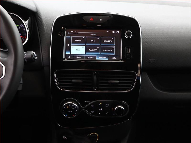 Renault Clio (2019) Limited 0.9 TCe, Serv.kniha - fotka 10 z 18