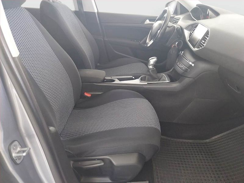 Peugeot 308 (2017) 1.2 PureTech, ČR,1.maj - fotka 9 z 20