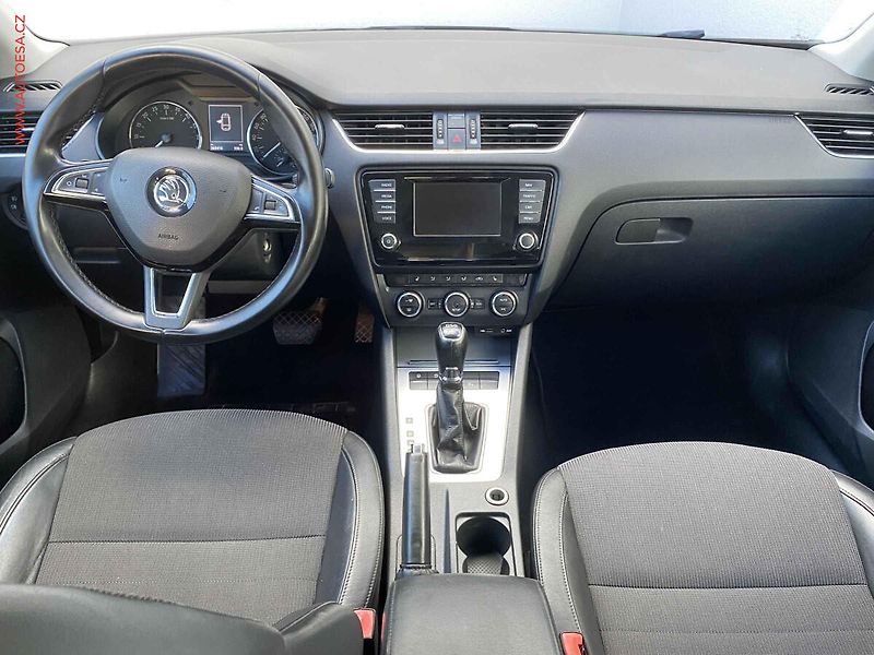 Škoda Octavia (2014) 2.0 TDI, DSG, navi, bixen - fotka 8 z 17