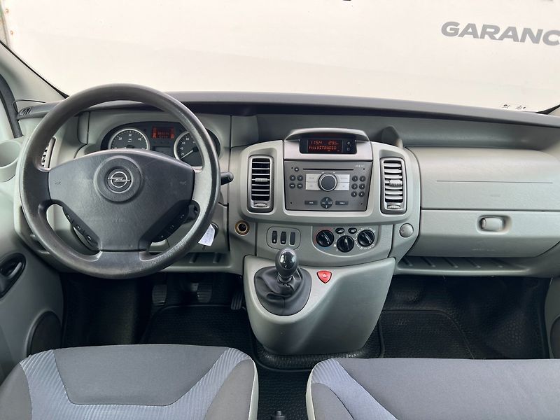 Opel Vivaro (2007) 2.5CDTi 107kW 9míst! Tažné! - fotka 13 z 20