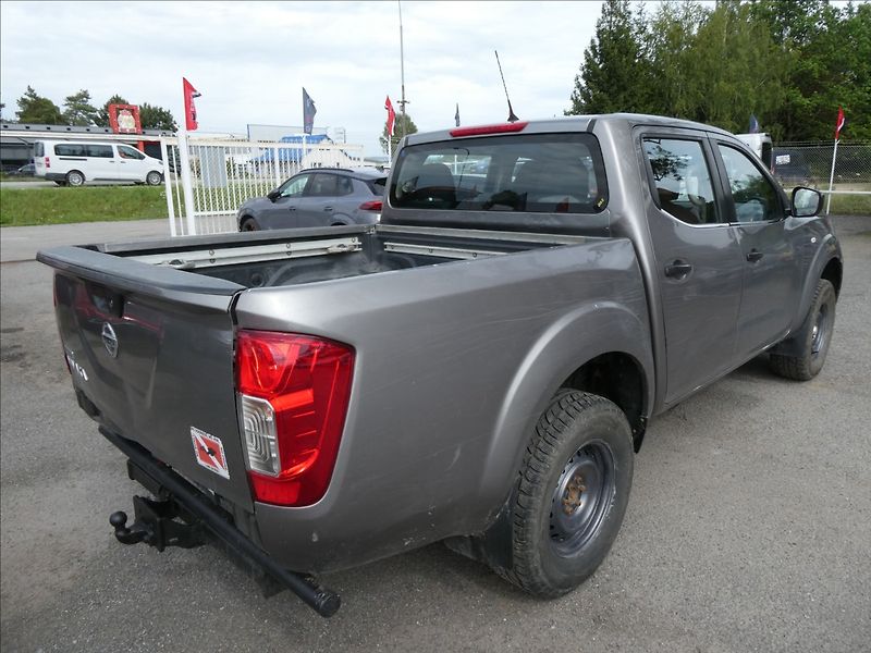 Nissan Navara 2,3 dCi 1.majitel,DPH,4x4,závě - fotka 7 z 28