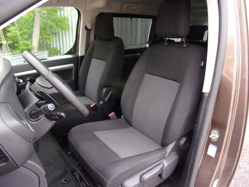 Citroën SpaceTourer (2017) 2.0HDi130kW AUTOMAT 2xKOLA 8M  - fotka 17 z 26
