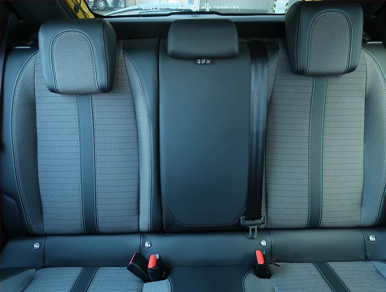 Peugeot 208 (2020) 1.2 PureTech, Serv.kniha, Kůže - fotka 10 z 18