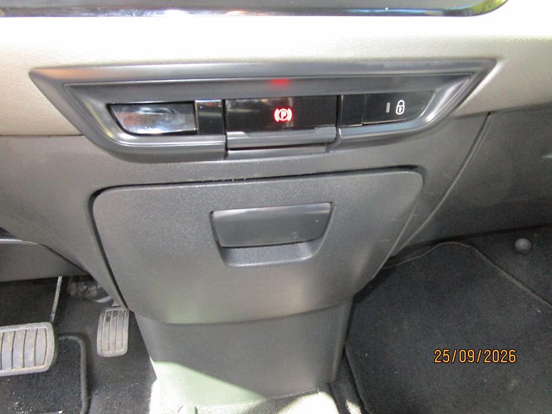 Citroën Grand C4 SpaceTourer (2020) 1,5 HDi 7 míst - fotka 14 z 32