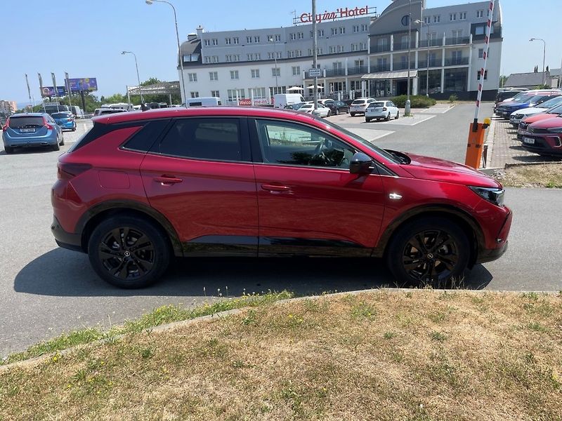 Opel Grandland GS 1,2 Turbo AT8, ČR - fotka 6 z 38