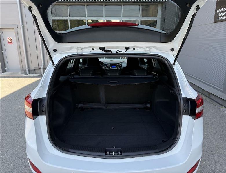 Hyundai i30 1,6 GDI  WG Weekend Design - fotka 20 z 28