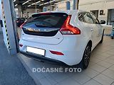 Volvo V40 (2017) 2.0i Momentum, Momentum - náhled 1