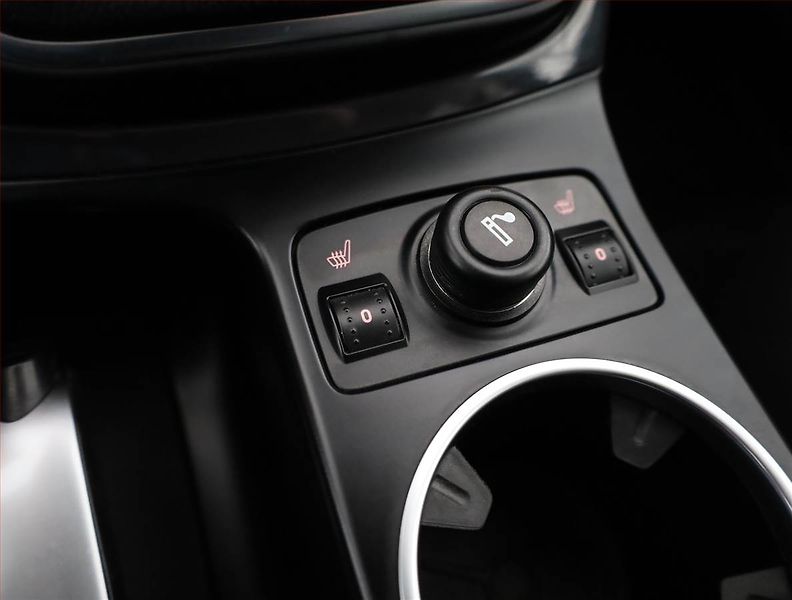 Ford Kuga (2013) 1.6 EcoBoost, Xenony, Tempomat - fotka 12 z 15