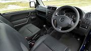 Ze všech generací Jimny se ta současná vyrábí nejdéle. Dlouho tady už však nebude. Není tomu dlouho, co se začaly objevovat informace o zcela nové generaci, která by měla přijet už příští rok.