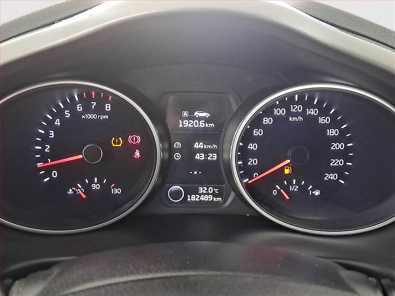 Kia Sportage (2014) 1.6 GDI, Navi, Tempomat - fotka 11 z 18