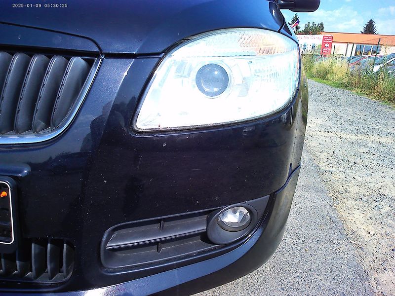 Škoda Fabia (2008) 1.9 TDi, 77 kW, kabriolet - fotka 29 z 34