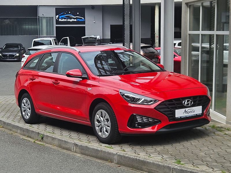 Hyundai i30 1.5i Start Plus, 1.maj. - fotka 7 z 29