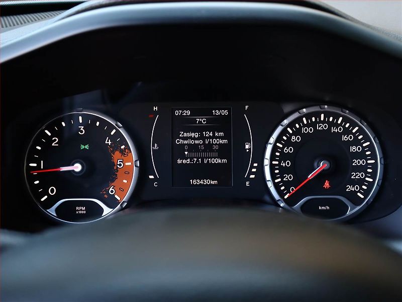Jeep Renegade (2014) 1.6 MultiJet, Tempomat - fotka 9 z 16