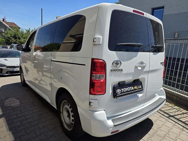 Toyota Verso 1.5-8MÍST-1.MAJITEL-KLIMA - fotka 5 z 15