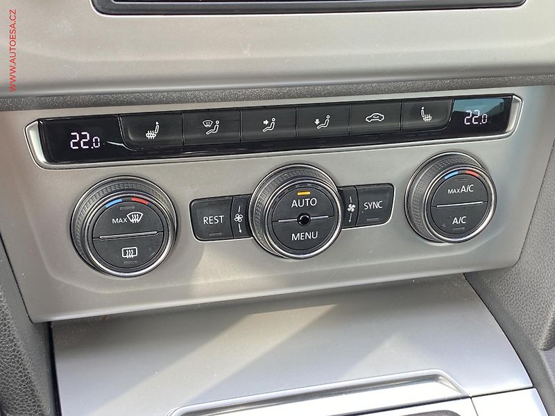 Volkswagen Passat (2017) 2.0 TDi, Comfortline - fotka 15 z 17
