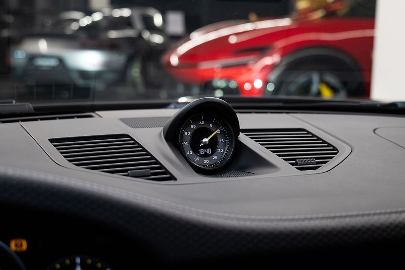 Porsche 911 GT3 Touring /LIFT/PCCB/LED - fotka 10 z 20