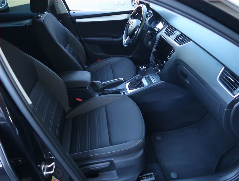 Škoda Octavia (2017) 1.6 TDI, Automat, Serv.kniha - fotka 9 z 18