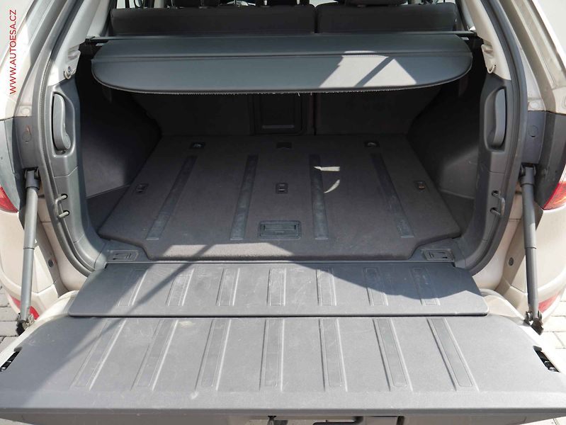 Renault Koleos (2012) 2.0 dCi 4x4, ČR, AC, TZ, navi - fotka 7 z 19