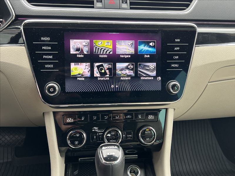 Škoda Superb 2,0 TDI 200HP L&K DSG 4X4 - fotka 29 z 40