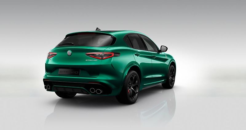 Alfa Romeo Stelvio (2026) Quadrifoglio 2.9 V6 BiTurbo 52 - fotka 4 z 6