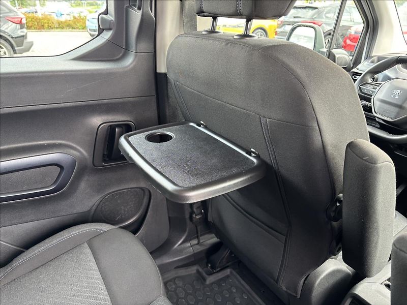 Peugeot Rifter 1,5 Bluehdi 75kW Allure - fotka 23 z 39