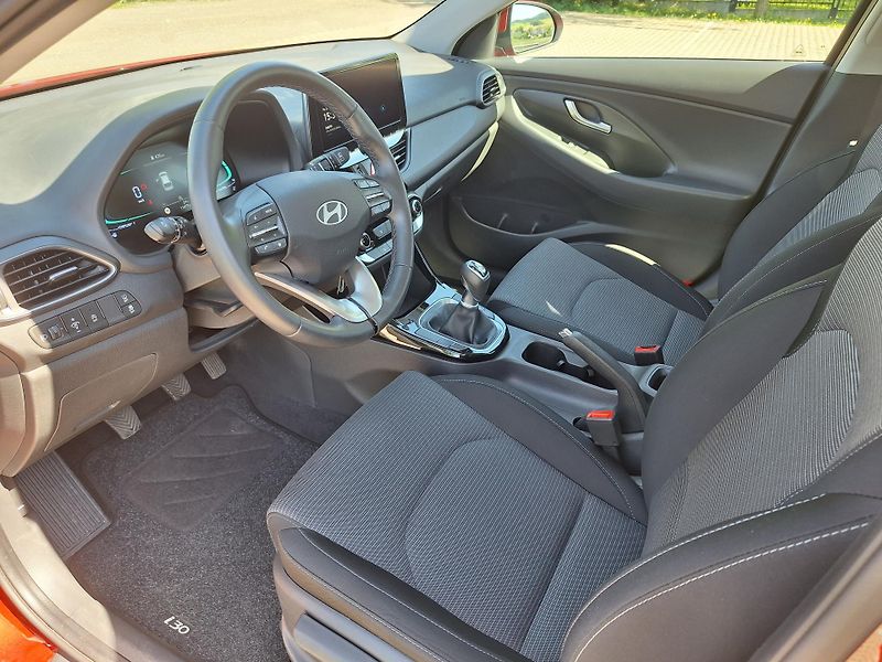 Hyundai i30 (2024) Kombi 1.0 T-GDI Comfort 2024 - fotka 11 z 19