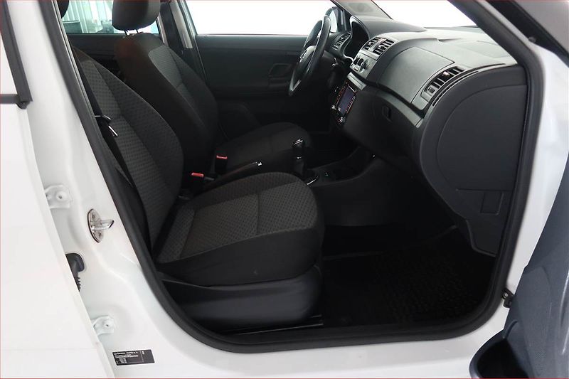 Škoda Fabia (2014) Ambition 1.2 TSI, Tempomat - fotka 9 z 17