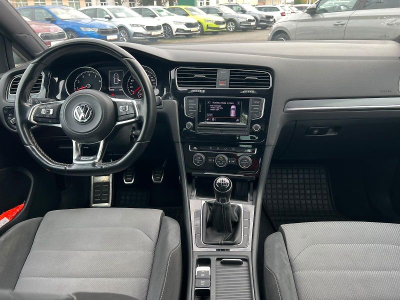 Volkswagen Golf Comfortline 1.2 TSi - fotka 5 z 22