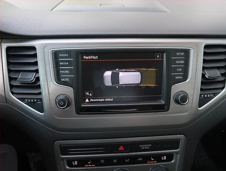 Volkswagen Golf Sportsvan (2015) 1.2 TSI, Automat, ČR,1.maj - fotka 21 z 21