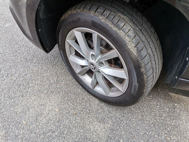Škoda Yeti (2014) 2.0TDi 81kw Elegance XEN NAVI - fotka 28 z 31