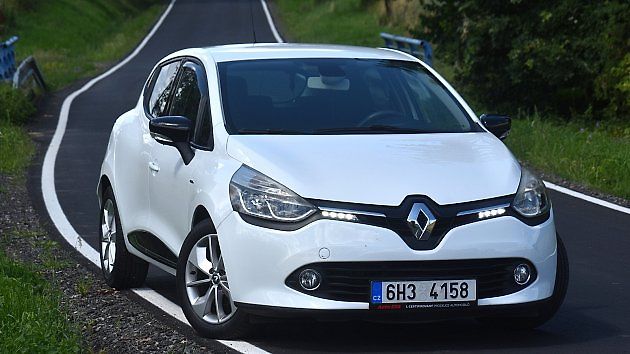 Renault Clio jezdí dobře jak na kvalitním, tak i na horším povrchu., zdroj: Deník/Radek Pecák