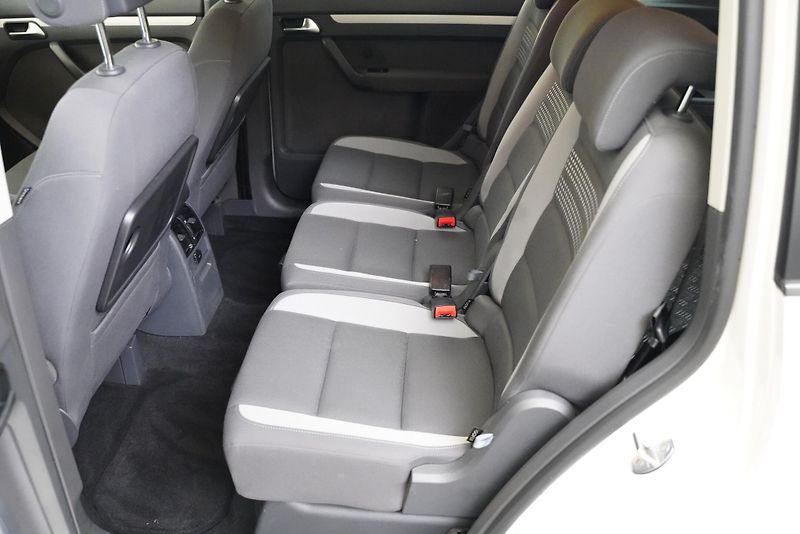 Volkswagen Touran - fotka 24 z 25