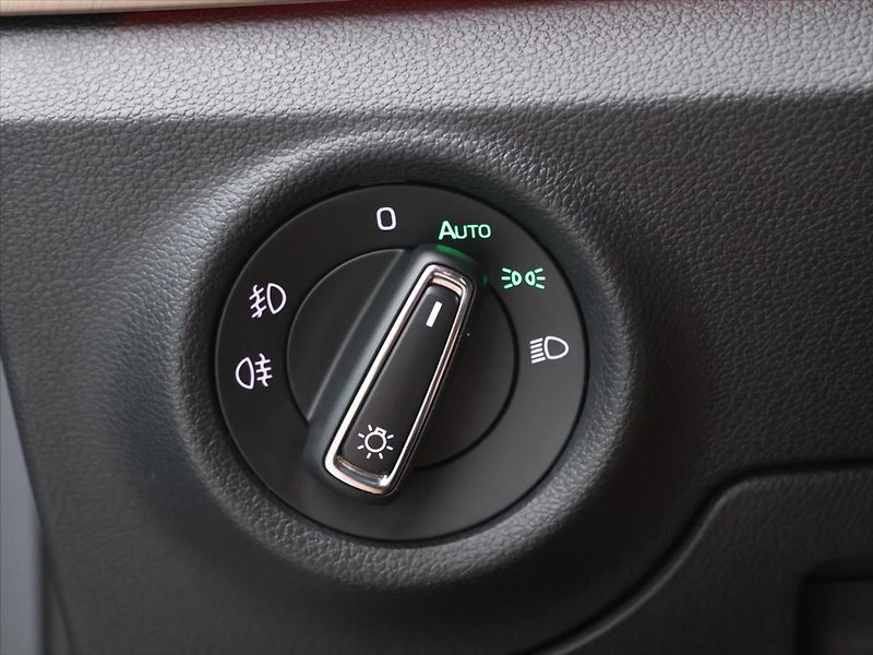 Škoda Kamiq 1,0 TSI 81kW CZ Style DPH LED - fotka 15 z 29