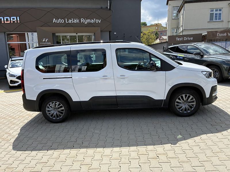 Peugeot Rifter EV,e-GT 50 kWh-100KW, 22 000KM - fotka 2 z 21