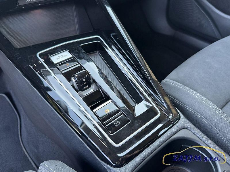 Volkswagen Golf 2.0TDI 110kw DSG + kamera - fotka 25 z 51