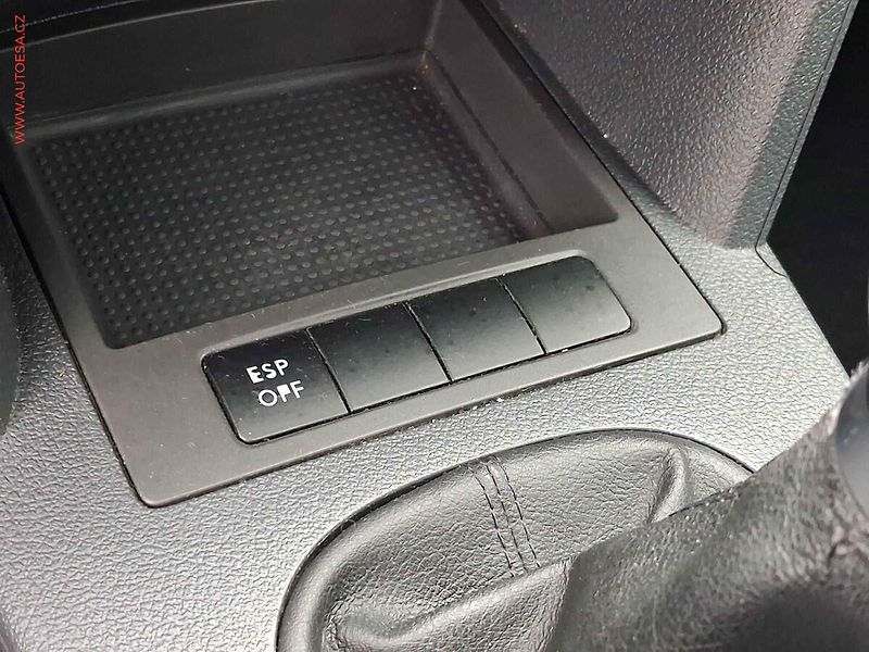 Volkswagen Touran (2007) 1.4 i, Xenon, webasto - fotka 14 z 17
