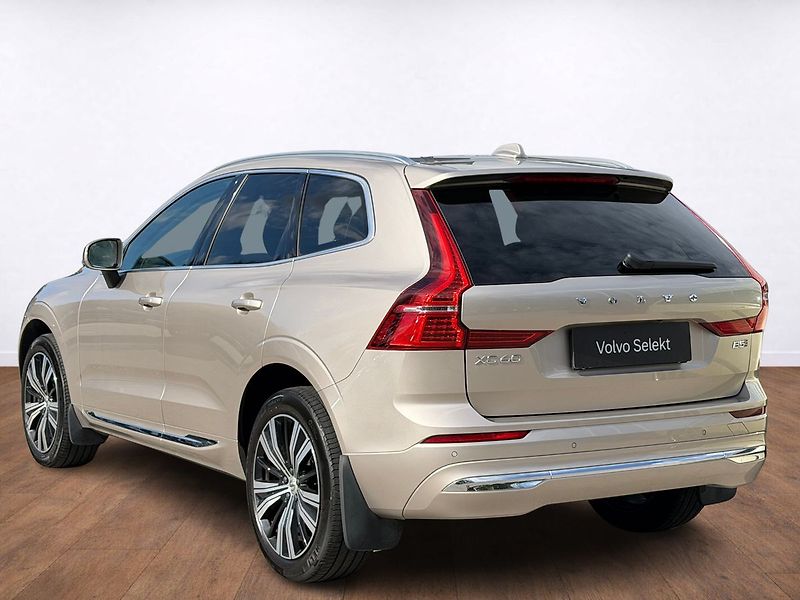 Volvo XC60 PLUS Bright B5 AWD - fotka 3 z 24
