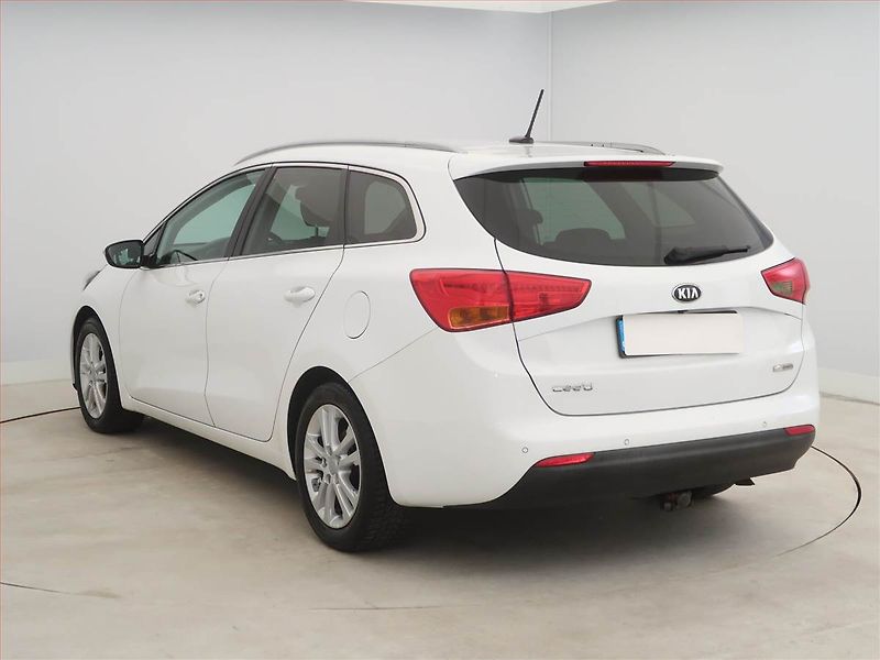 Kia Ceed (2016) 1.6 CRDi, Serv.kniha, Navi - fotka 4 z 16