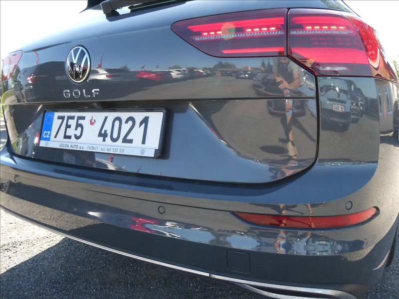 Volkswagen Golf 1,5 TSi 110kW Style,2xkola,DPH - fotka 11 z 47