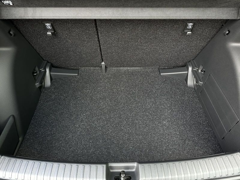 Škoda Fabia 1.0TSi 116PS Monte Carlo Bi-LE - fotka 36 z 36
