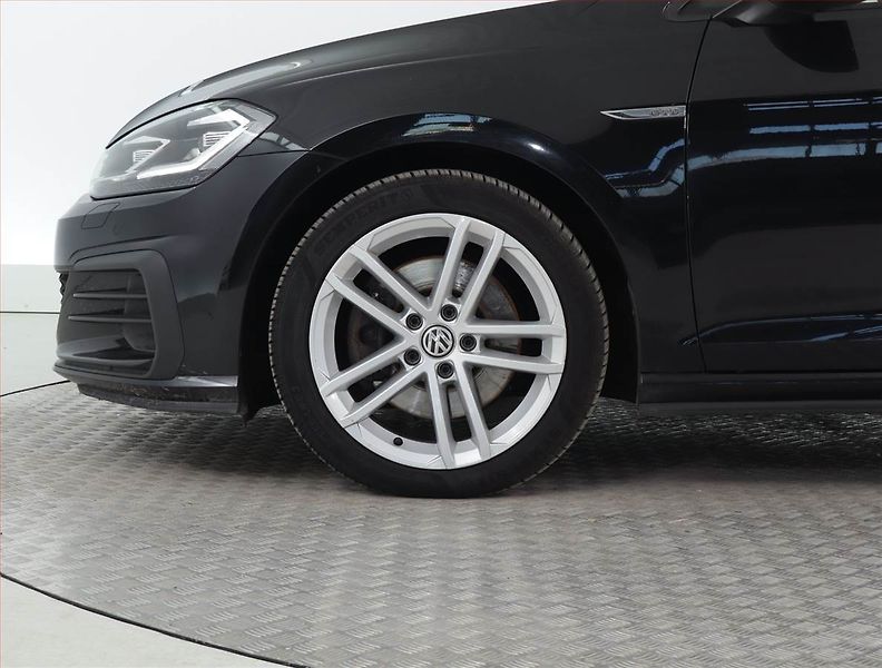Volkswagen Golf (2017) 2.0 TDI GTD, Automat - fotka 15 z 25