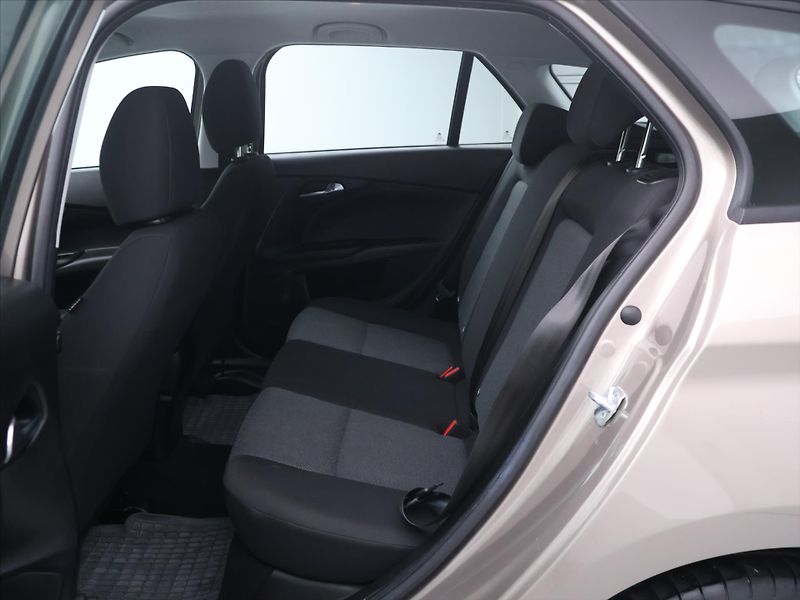 Fiat Tipo 1,4 70kW CZ Klima Lounge - fotka 14 z 31