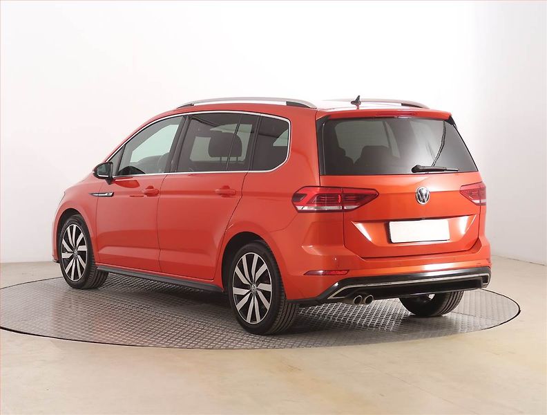 Volkswagen Touran (2017) R-Line 2.0 TDI, Automat - fotka 4 z 20
