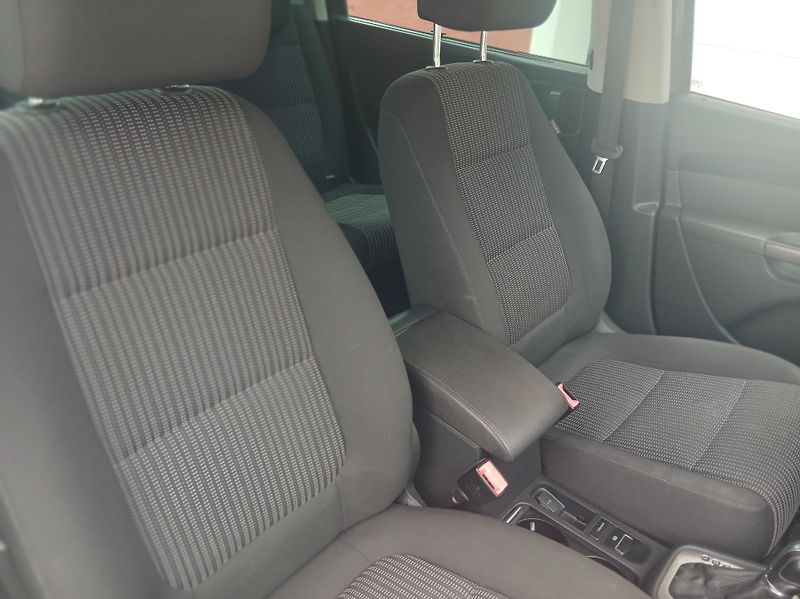 Seat Alhambra 2.0 TDi 7míst DSG - fotka 20 z 40