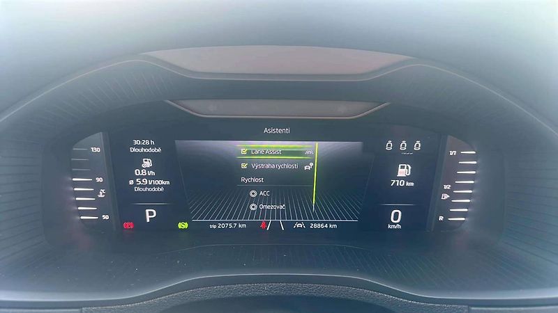 Škoda Karoq Top Selection 1,5TSI 110kW DSG - fotka 9 z 31