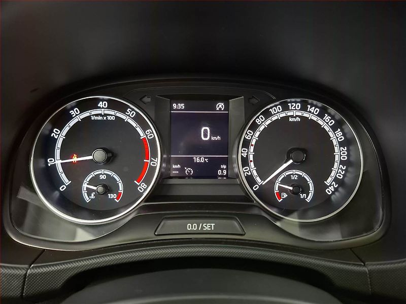 Škoda Fabia (2023) Ambition 1.0 TSI, ČR,1.maj - fotka 11 z 17